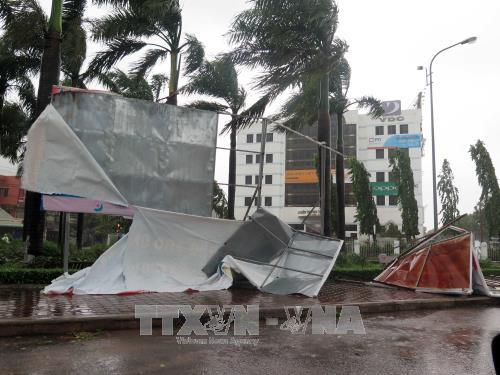 Chùm ảnh bão số 12 gây thiệt hại tại các địa phương