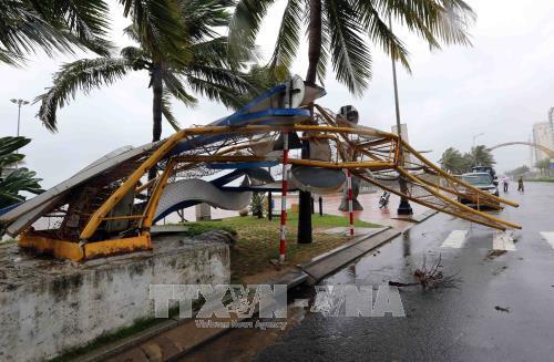 Chùm ảnh bão số 12 gây thiệt hại tại các địa phương