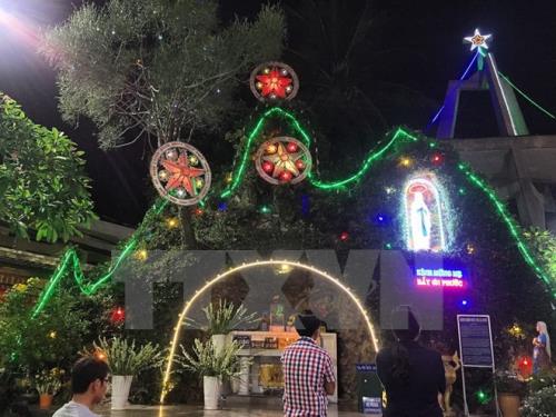 Rộn ràng không khí đón Giáng sinh trên cả nước