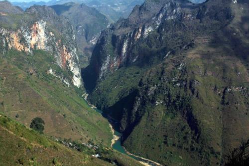 Vẻ đẹp hùng vĩ Cao nguyên đá Đồng Văn (Hà Giang)