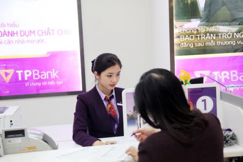 Kinh doanh có chiều hướng suy giảm, ngân hàng đặt kỳ vọng vào quý cuối năm