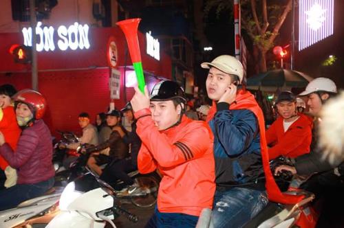 Những hình ảnh ngộ nghĩnh của cổ động viên đội tuyển U23 Việt Nam