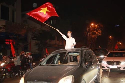 Những hình ảnh ngộ nghĩnh của cổ động viên đội tuyển U23 Việt Nam