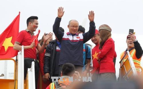  Đội tuyển U23 Việt Nam về nước trong sự đón tiếp nồng hậu 