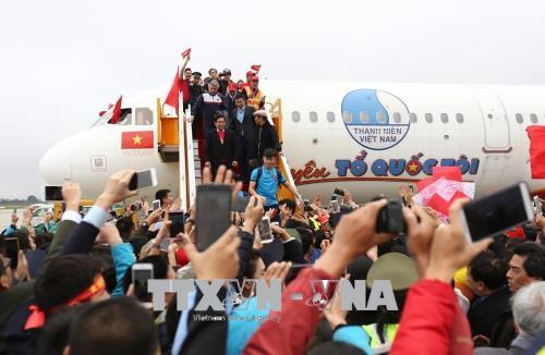  Đội tuyển U23 Việt Nam về nước trong sự đón tiếp nồng hậu 