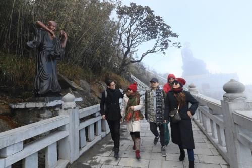 Quần thể văn hóa tâm linh đẹp tựa chốn bồng lai trên đỉnh Fansipan 