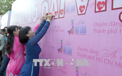 "Mãn nhãn" với Lễ hội Áo dài Tp. Hồ Chí Minh lần thứ V 