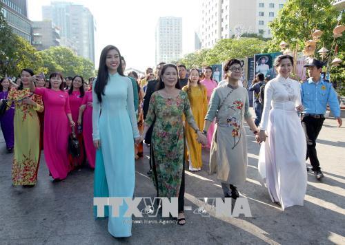 "Mãn nhãn" với Lễ hội Áo dài Tp. Hồ Chí Minh lần thứ V 