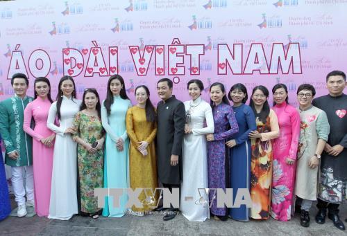 "Mãn nhãn" với Lễ hội Áo dài Tp. Hồ Chí Minh lần thứ V 