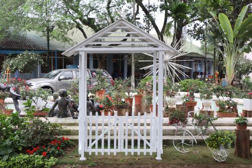 Hoa đua khoe sắc tại Lễ hội hoa hồng Bulgaria trước giờ khai mạc