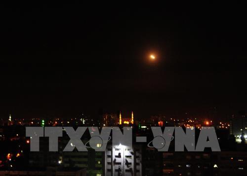 Đợt không kích đầu tiên của Mỹ, Anh, Pháp tại Syria