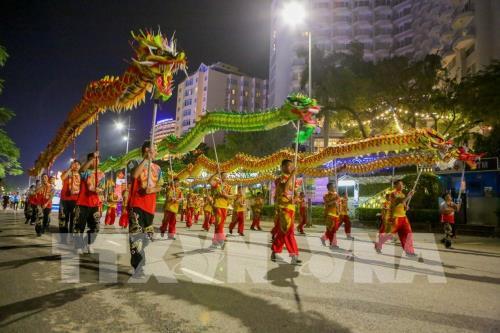Rực rỡ Carnaval Hạ Long 2018 với Lễ diễu hành 12 xe hoa