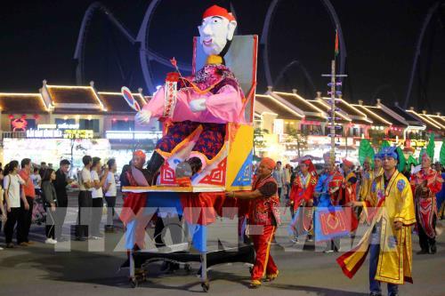 Rực rỡ Carnaval Hạ Long 2018 với Lễ diễu hành 12 xe hoa