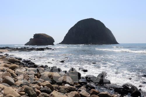 Quần thể Hòn Yến - Thắng cảnh cấp Quốc gia