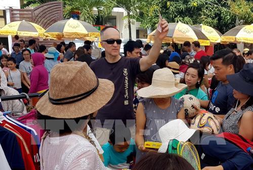 Chợ Tây trên đất Ta