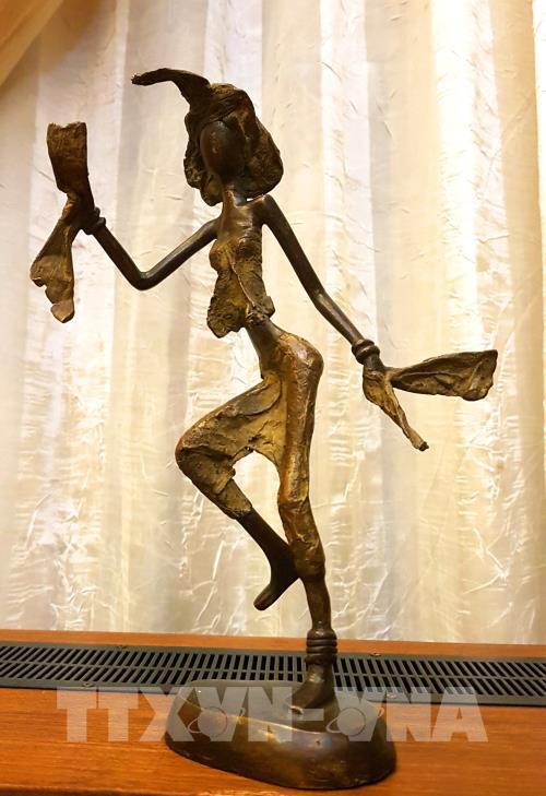 Chợ Tây trên đất Ta