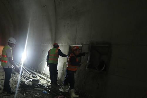 Hầm đường bộ Cù Mông nước rút vượt tiến độ 