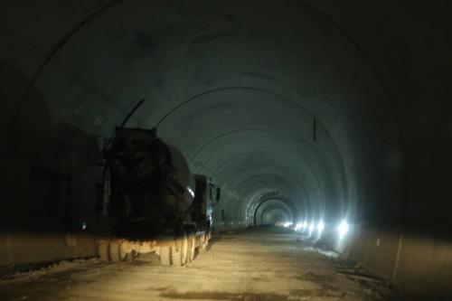 Hầm đường bộ Cù Mông nước rút vượt tiến độ 