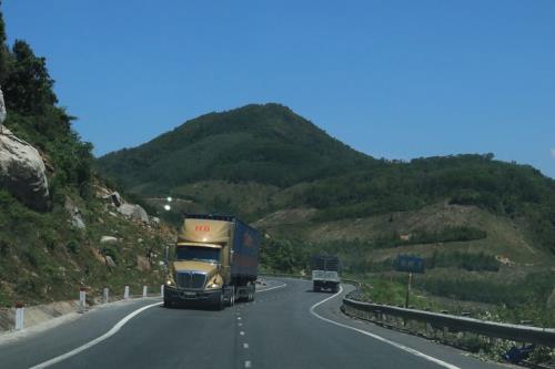 Hầm đường bộ Cù Mông nước rút vượt tiến độ 