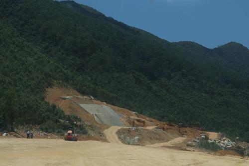 Hầm đường bộ Cù Mông nước rút vượt tiến độ 