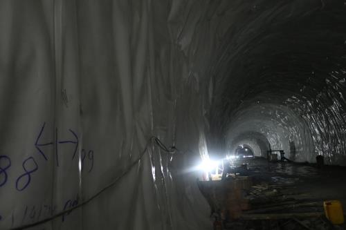 Hầm đường bộ Cù Mông nước rút vượt tiến độ 