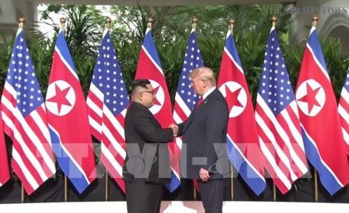 Chùm ảnh về Hội nghị thượng đỉnh Mỹ-Triều: Cái bắt tay lịch sử giữa hai nhà lãnh đạo