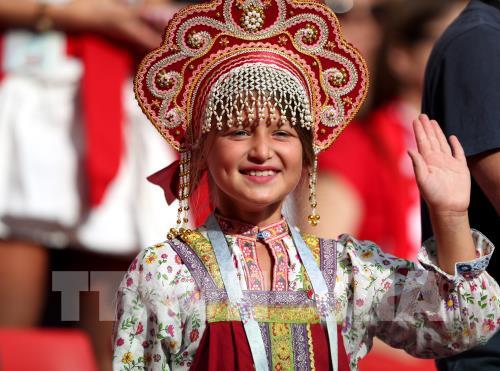 Những bóng hồng xinh đẹp “thiêu cháy” World Cup 2018