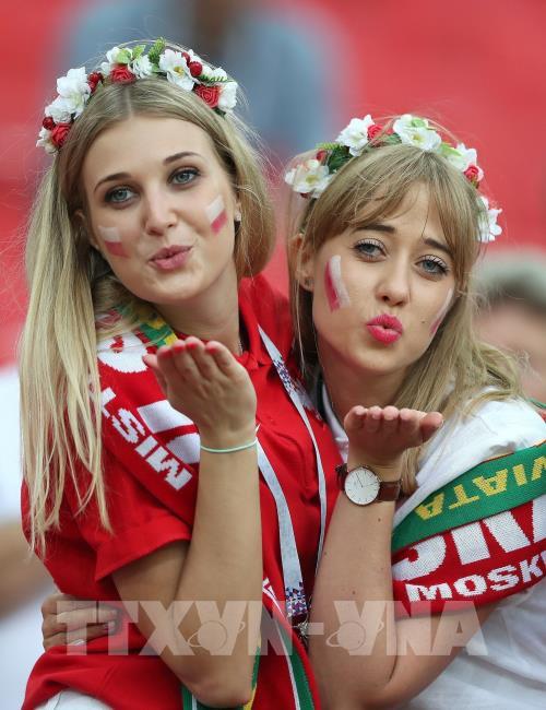 Những bóng hồng xinh đẹp “thiêu cháy” World Cup 2018