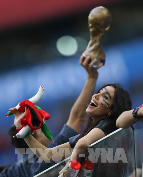 Những bóng hồng xinh đẹp “thiêu cháy” World Cup 2018