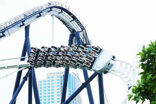 Nhà nhà tìm về Hạ Long là để vui chơi ở chốn này đây