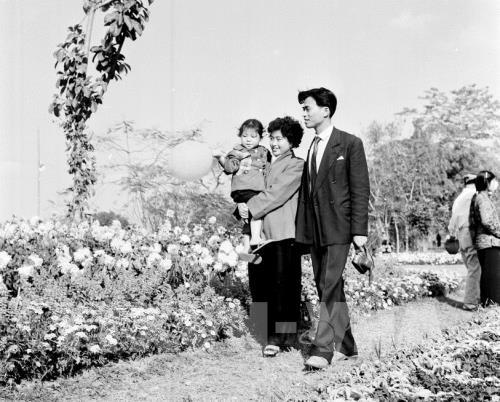 Ấm áp gia đình Việt xưa và nay