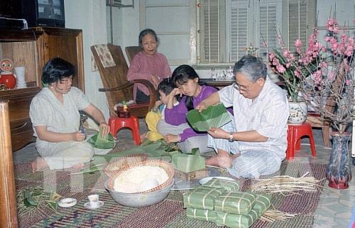 Ấm áp gia đình Việt xưa và nay