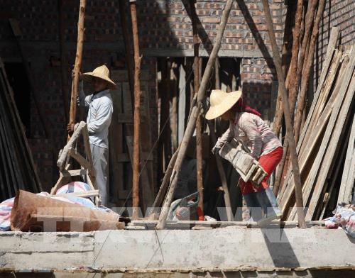 Mưu sinh ngày nắng nóng ở Hà Nội