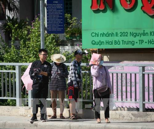 Mưu sinh ngày nắng nóng ở Hà Nội