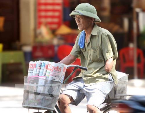 Mưu sinh ngày nắng nóng ở Hà Nội