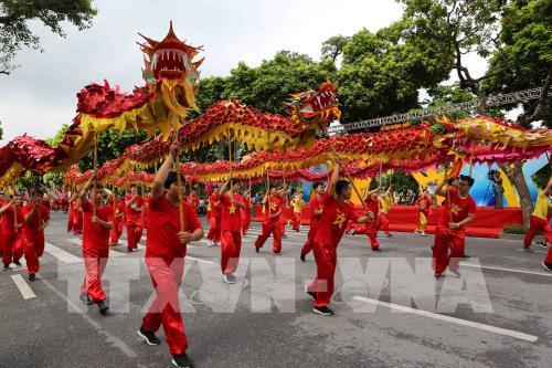 Tưng bừng lễ hội đường phố tại Phố đi bộ hồ Gươm
