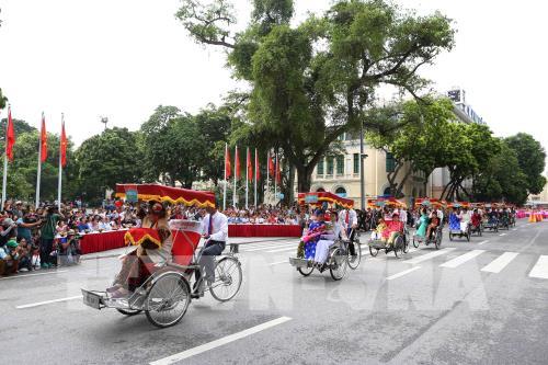 Tưng bừng lễ hội đường phố tại Phố đi bộ hồ Gươm