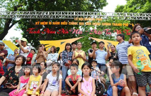 Tưng bừng lễ hội đường phố tại Phố đi bộ hồ Gươm