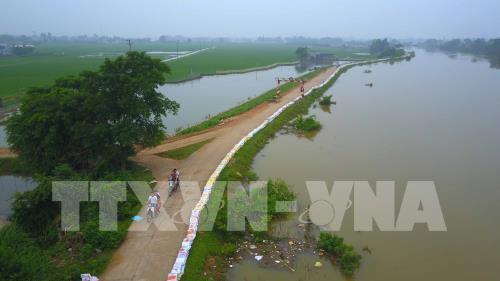 Chùm ảnh Chương Mỹ chìm trong nước nhìn từ trên cao