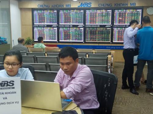 Thị trường thăng hoa, nhiều công ty chứng khoán cán đích lợi nhuận cả năm