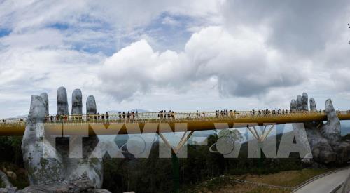Cầu Vàng trên đỉnh Bà Nà