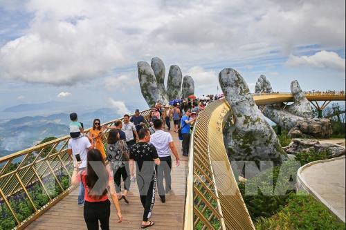 Cầu Vàng trên đỉnh Bà Nà