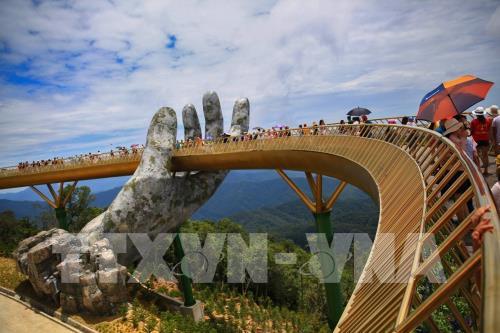 Cầu Vàng trên đỉnh Bà Nà