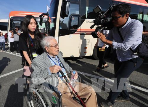 Hình ảnh đầu tiên đoàn tụ các gia đình ly tán trong Chiến tranh Triều Tiên