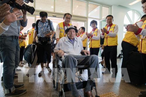 Hình ảnh đầu tiên đoàn tụ các gia đình ly tán trong Chiến tranh Triều Tiên