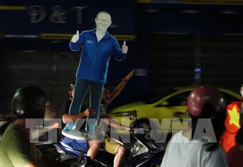 Người dân cả nước ăn mừng chiến thắng lịch sử Olympic Việt Nam