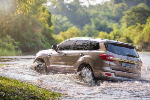 Chi tiết mẫu SUV Ford Everest 2018 vừa về Việt Nam có giá rẻ bất ngờ