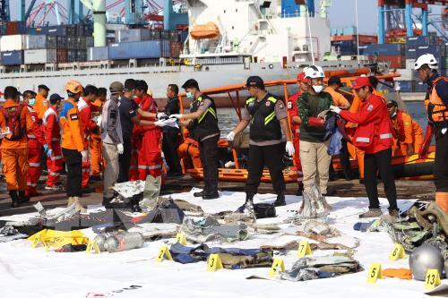 Những hình ảnh đầu tiên về vụ rơi máy bay của Lion Air