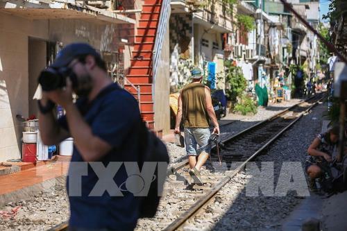 "Phố đường tàu" Hà Nội thu hút du khách