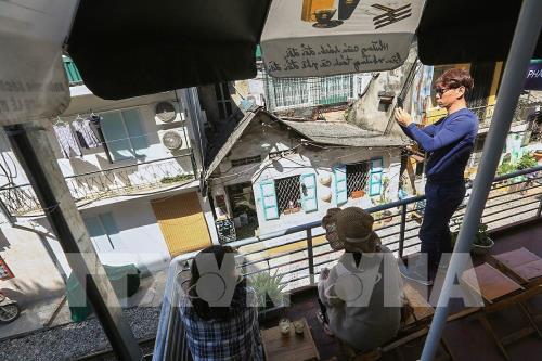 "Phố đường tàu" Hà Nội thu hút du khách